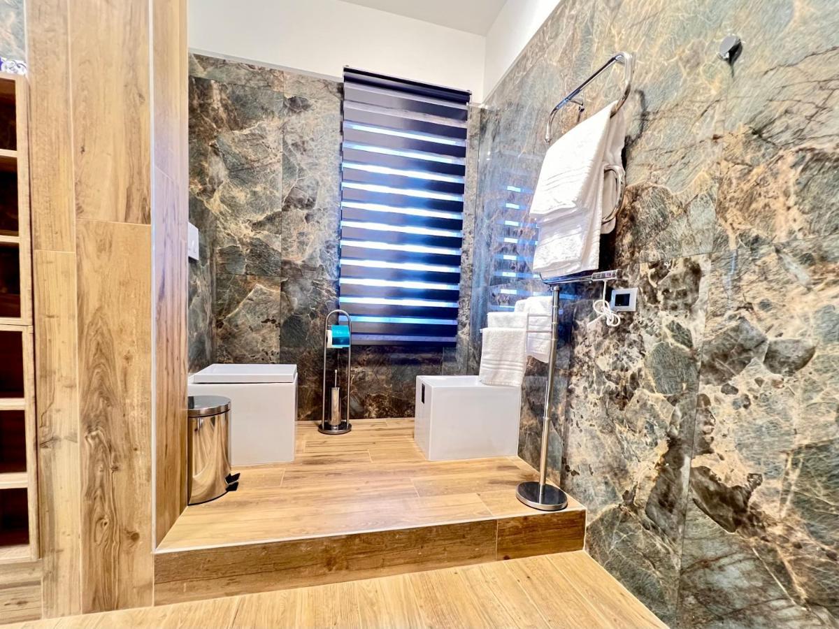 Carrubba'S Luxury Home San Giovanni La Punta Bagian luar foto
